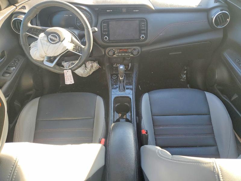 2022 Nissan Kicks sr