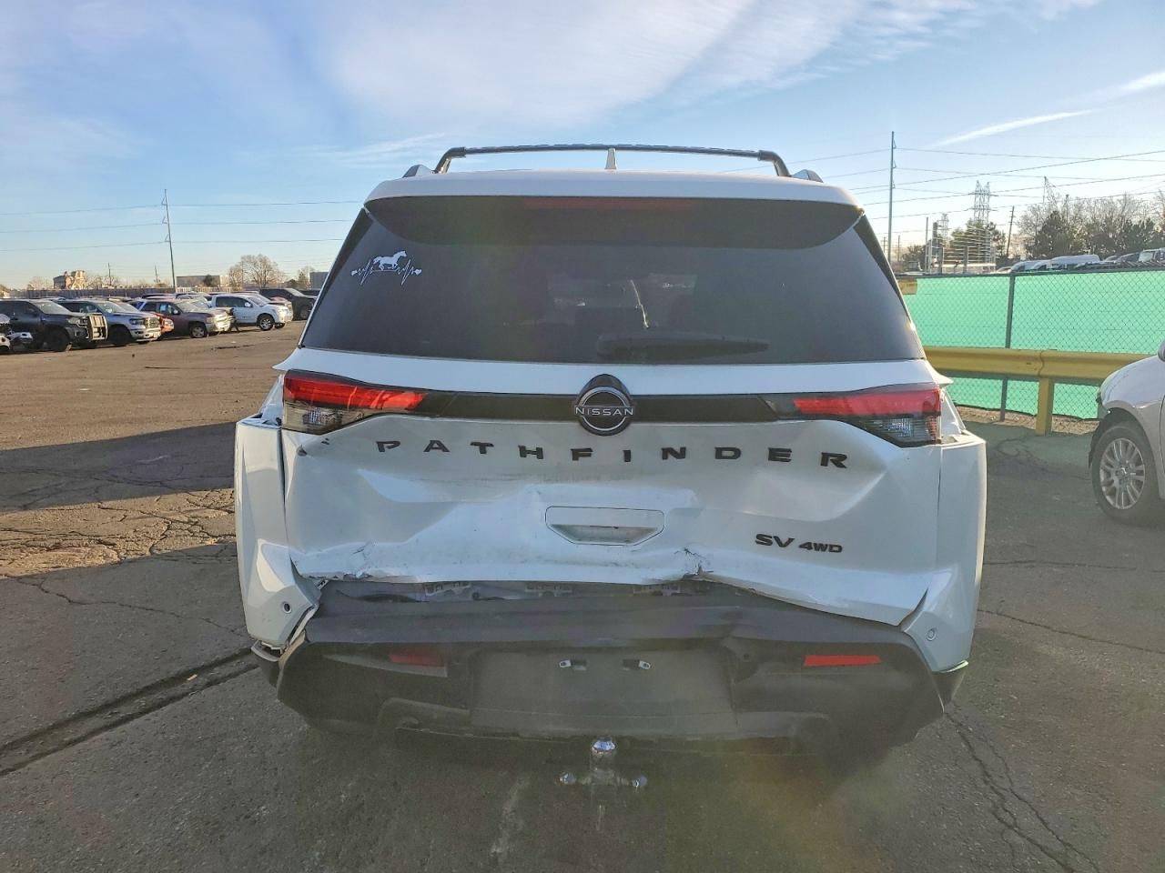 2024 Nissan Pathfinder sv