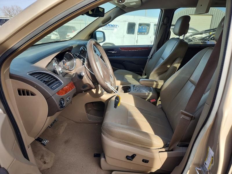 2015 Chrysler Town & Country Touring l