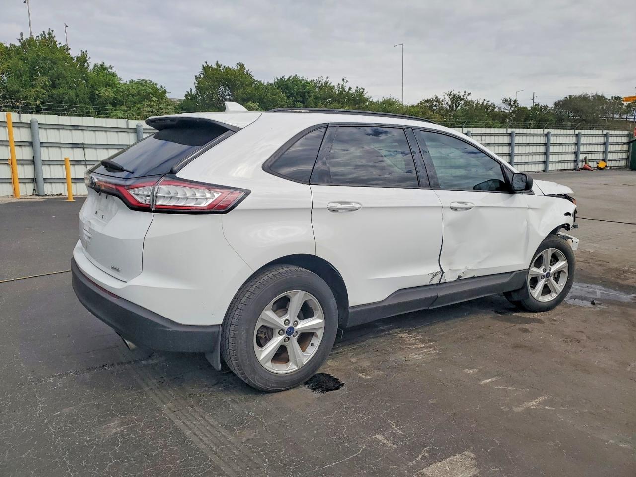 2018 Ford Edge se