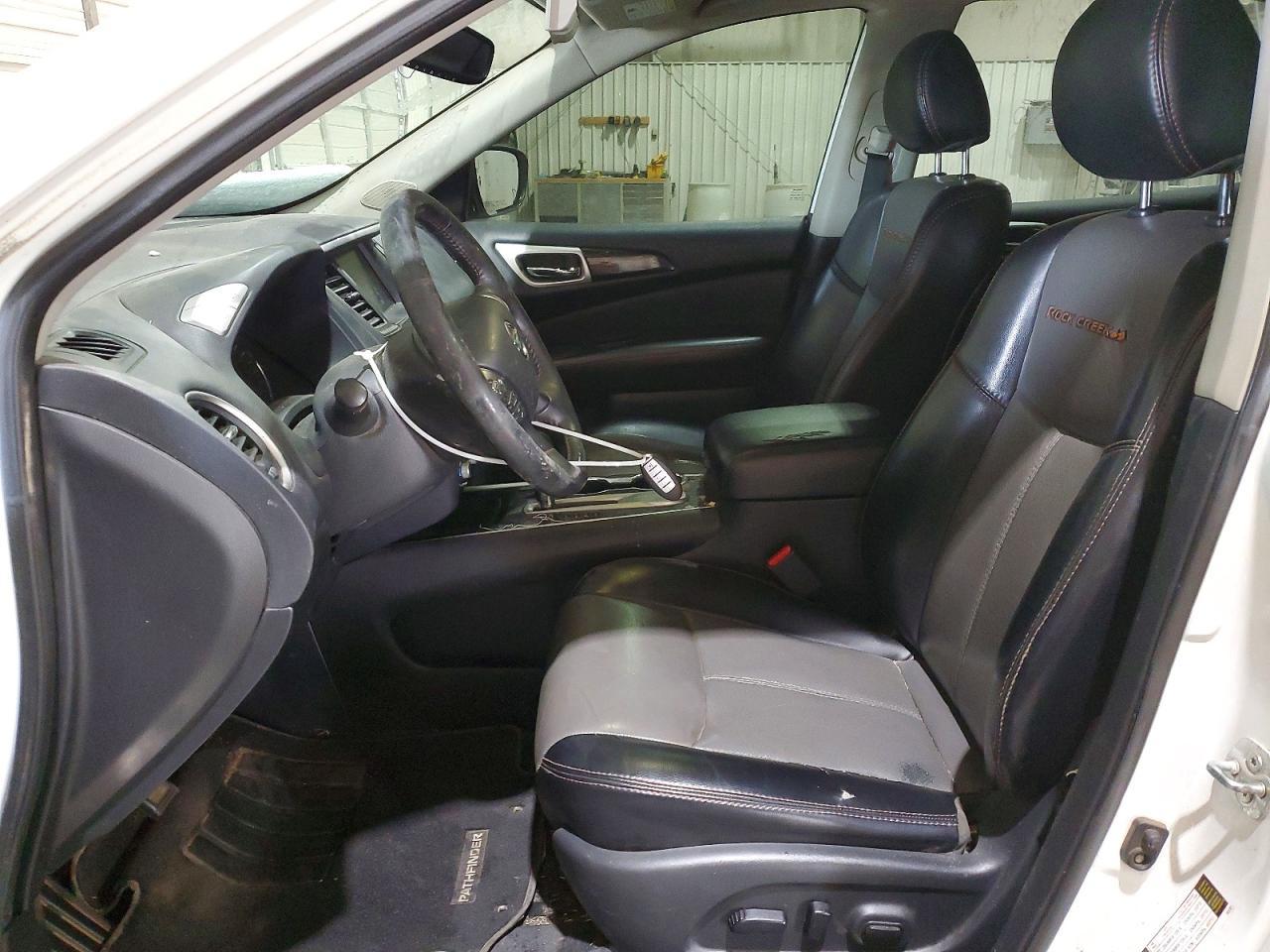 2020 Nissan Pathfinder sl