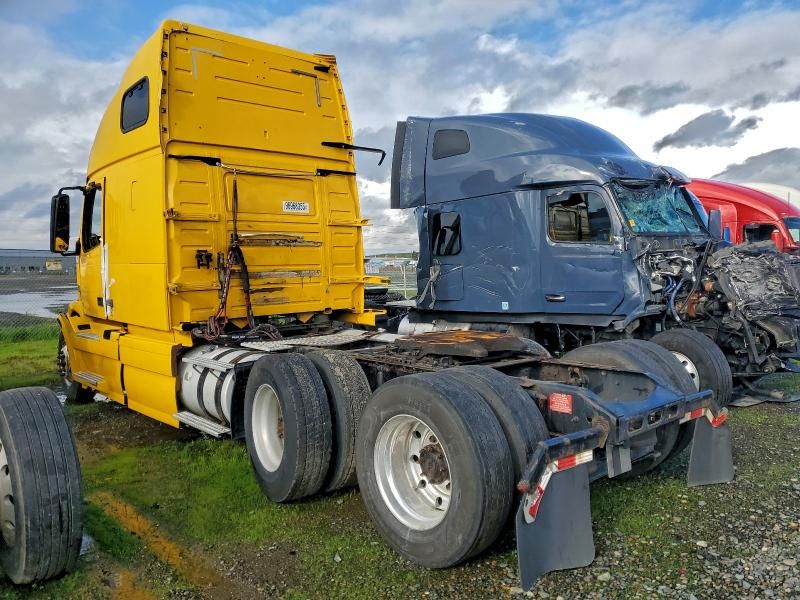 2013 Volvo Vnl Semi Truck