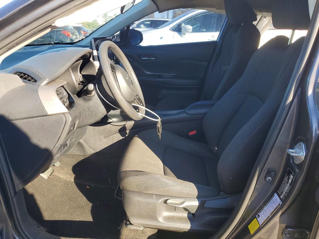 2021 Toyota C-hr xle