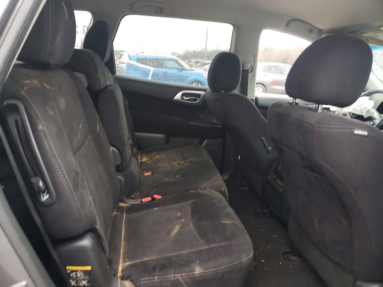 2016 Nissan Pathfinder s