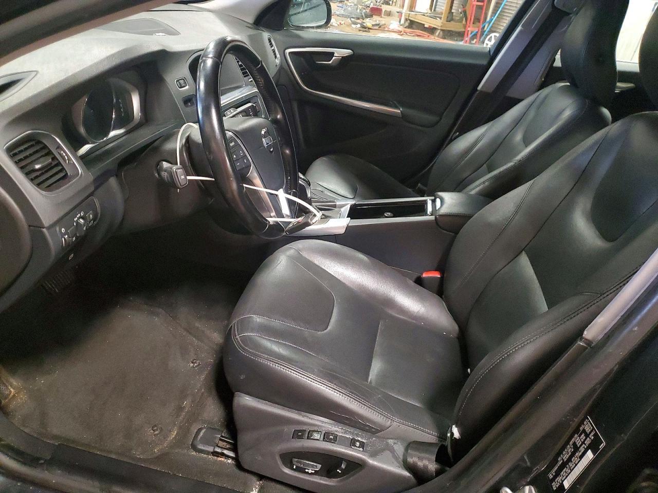 2015 Volvo V60 Platinum