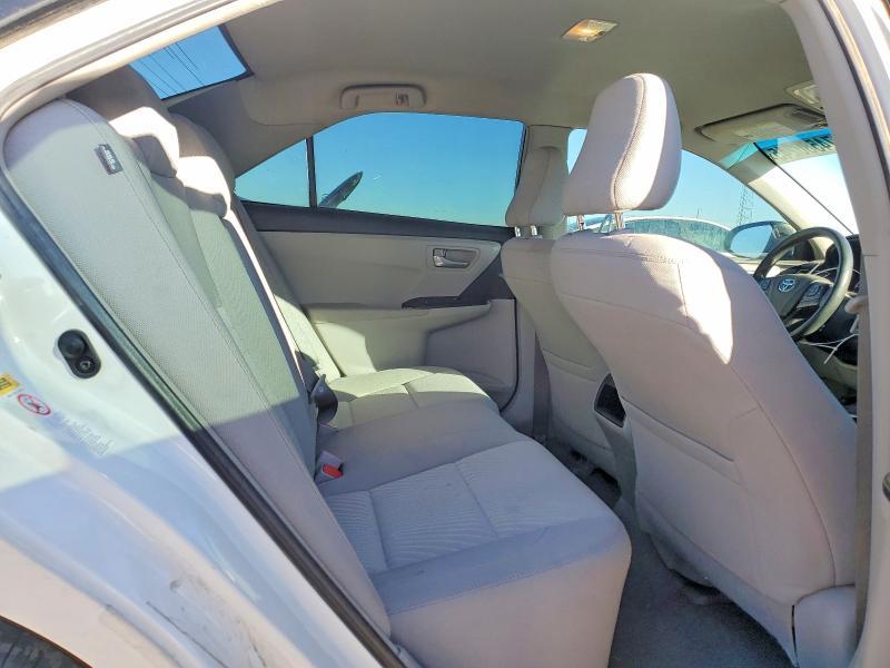 2016 Toyota Camry le