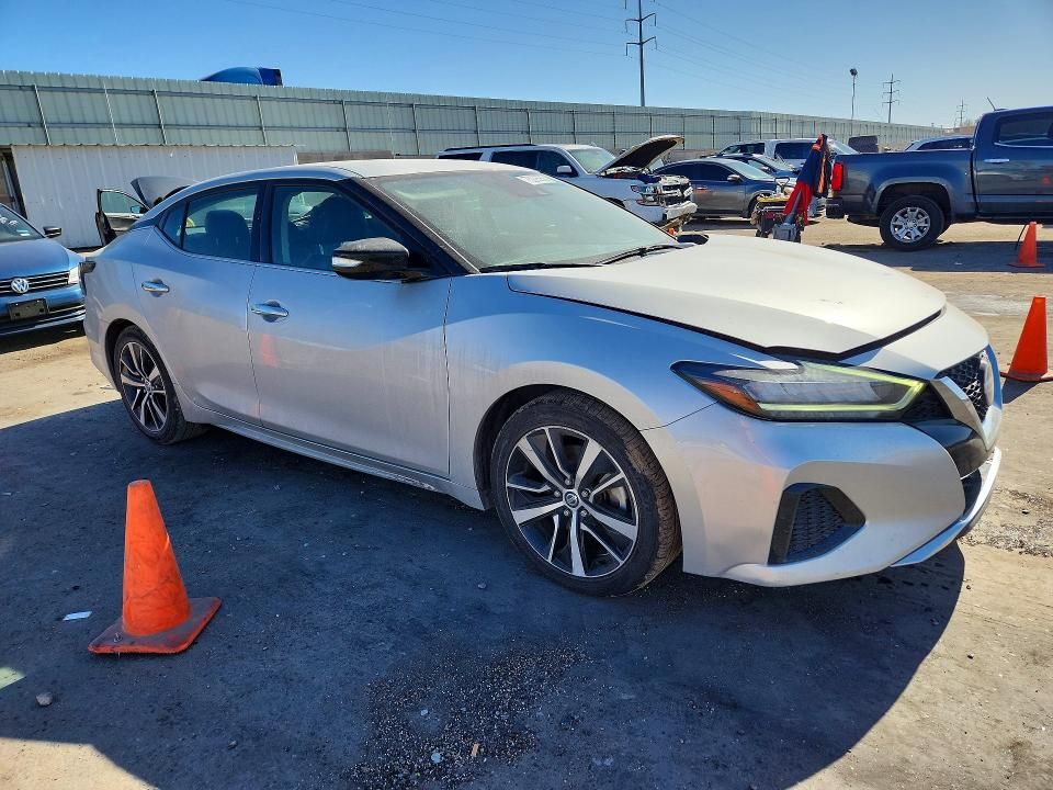 2022 Nissan Maxima sv