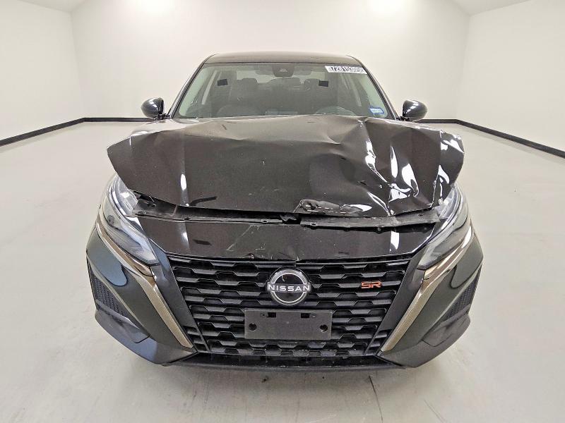 2023 Nissan Altima sr