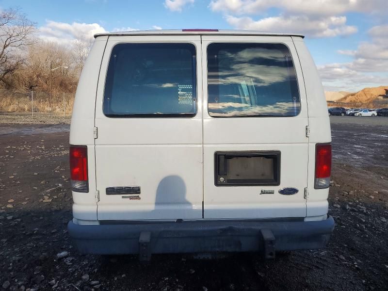 2013 Ford Econoline E250 van