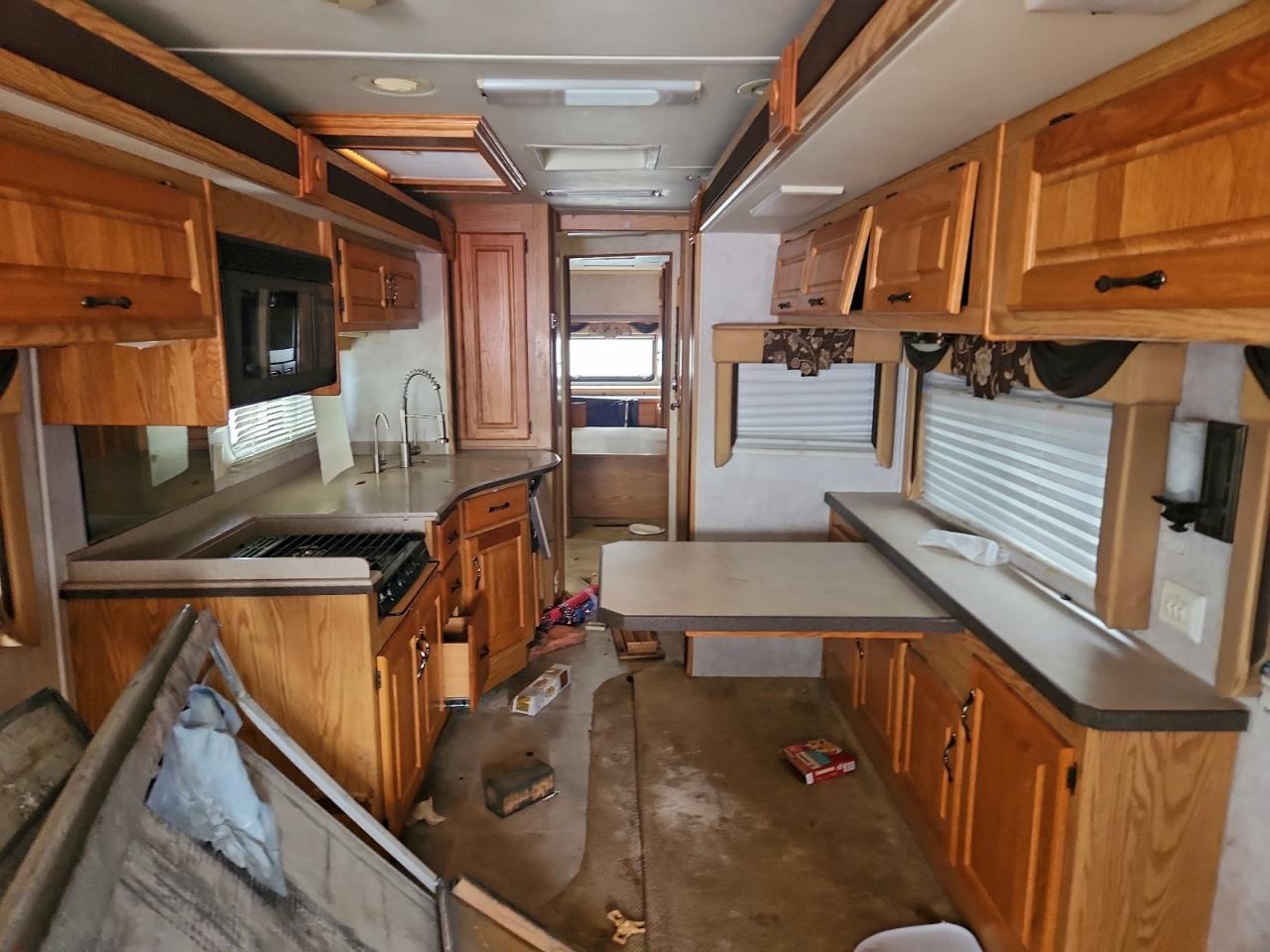2005 Monon Roadmaster
