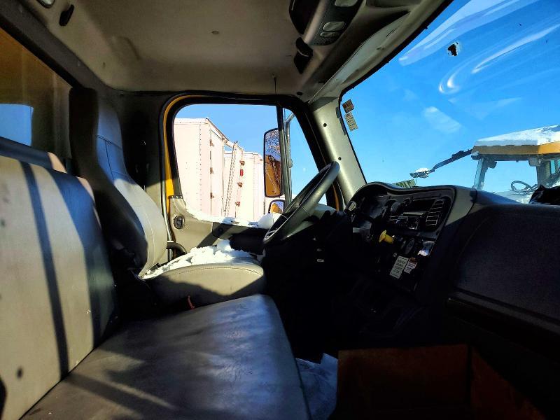 2018 Freigliner 2018 Freightliner Business Class M2 BOX Truck