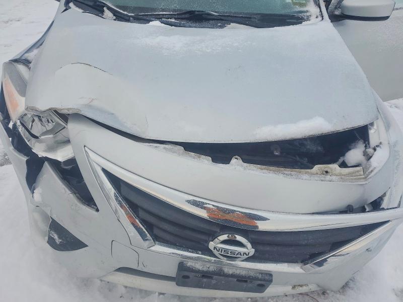 2019 Nissan Versa s