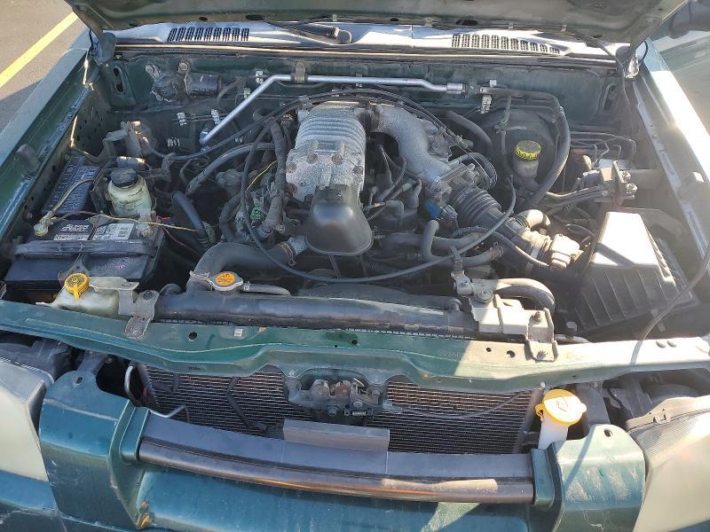 2002 Nissan Frontier Crew cab sc