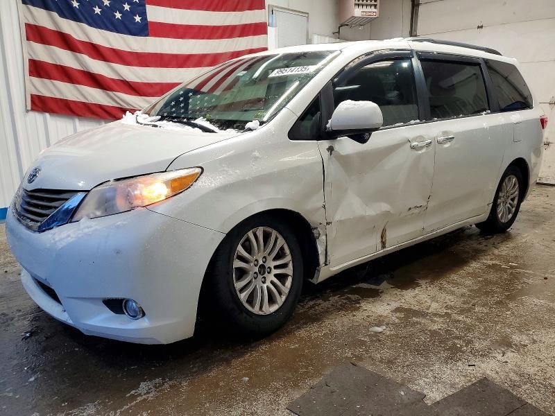 2015 Toyota Sienna xle