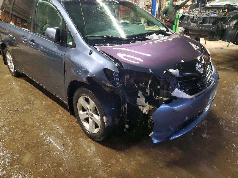 2013 Toyota Sienna le