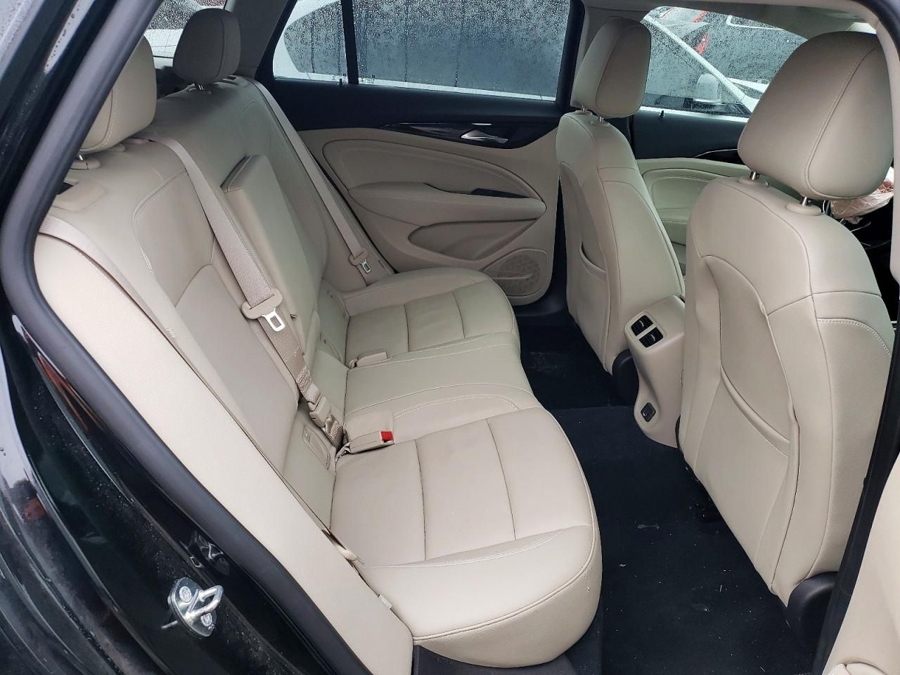 2018 Buick Regal Tourx Essence