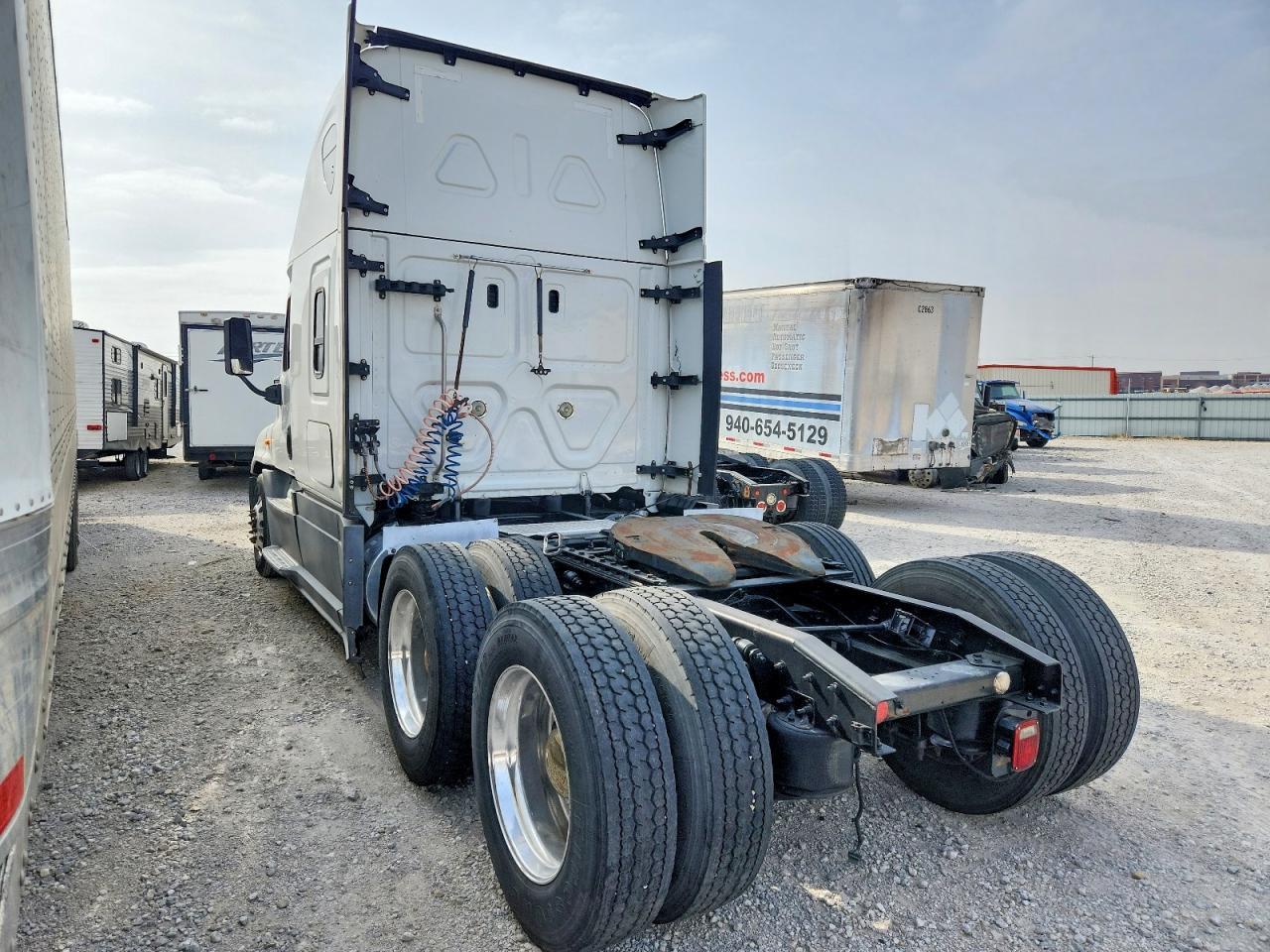 2018 Freightliner Cascadia 125 Semi Truck