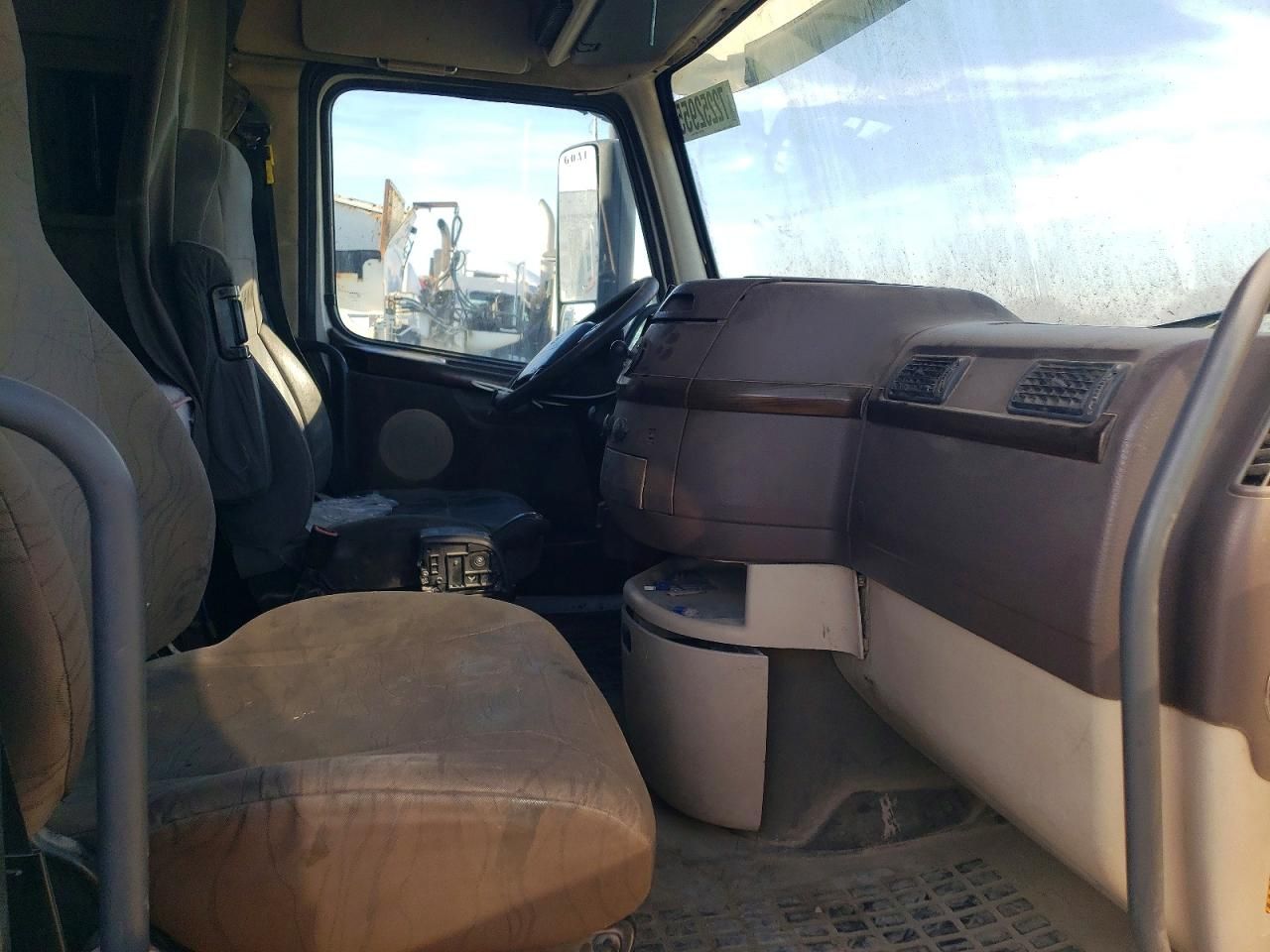 2016 Volvo VNL Semi Truck