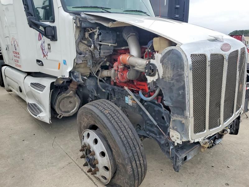 2022 Peterbilt 579 Semi Truck