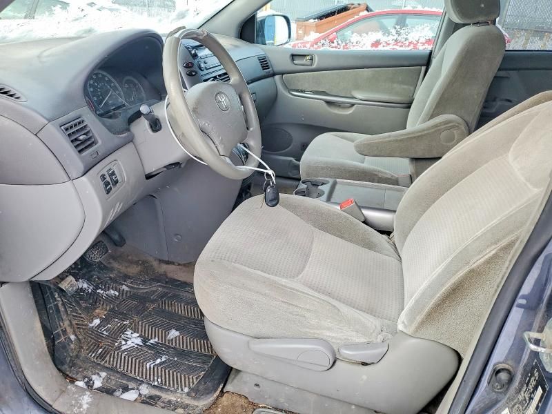 2009 Toyota Sienna ce
