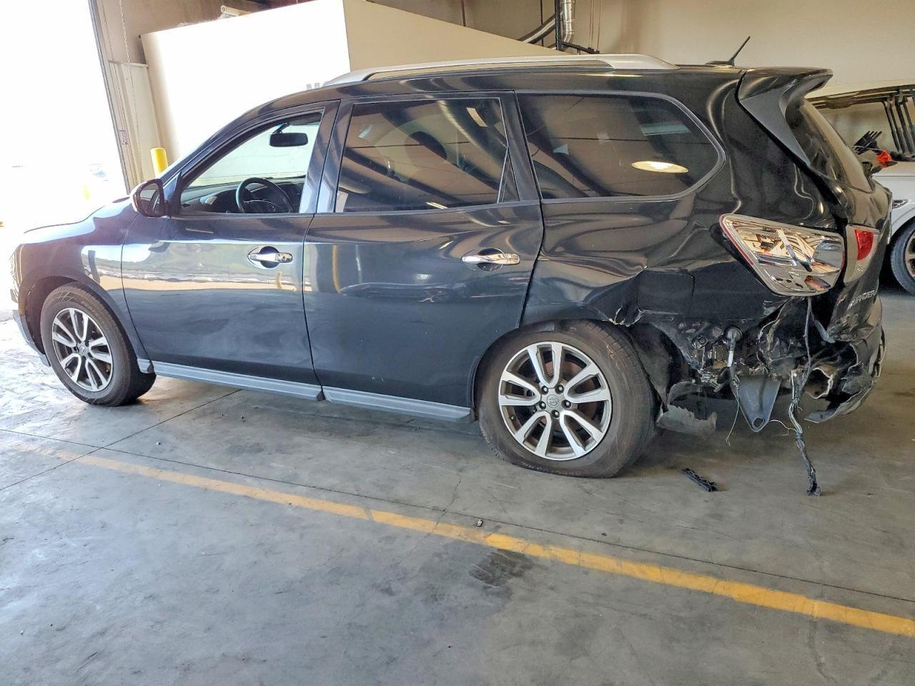 2016 Nissan Pathfinder s