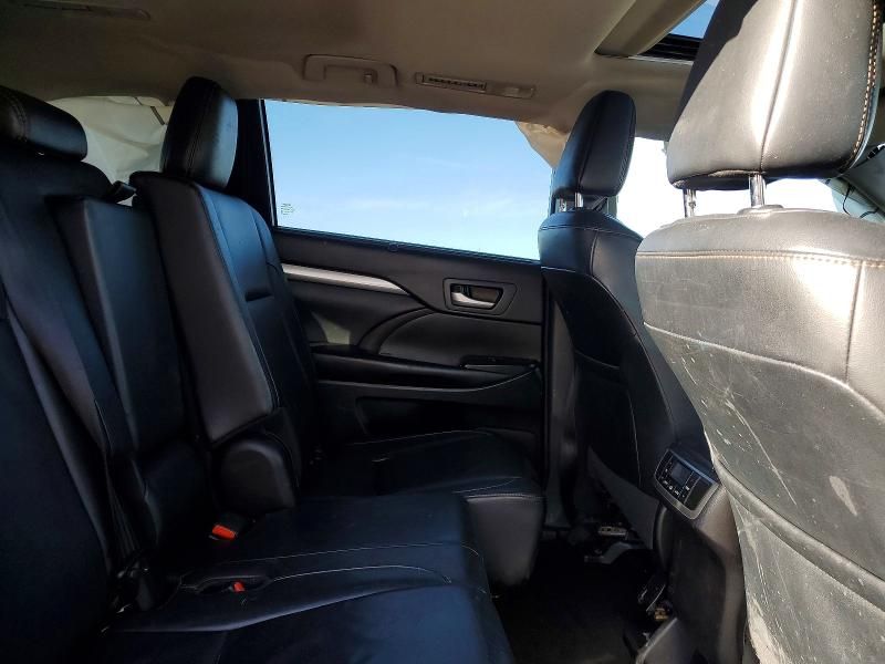 2018 Toyota Highlander se