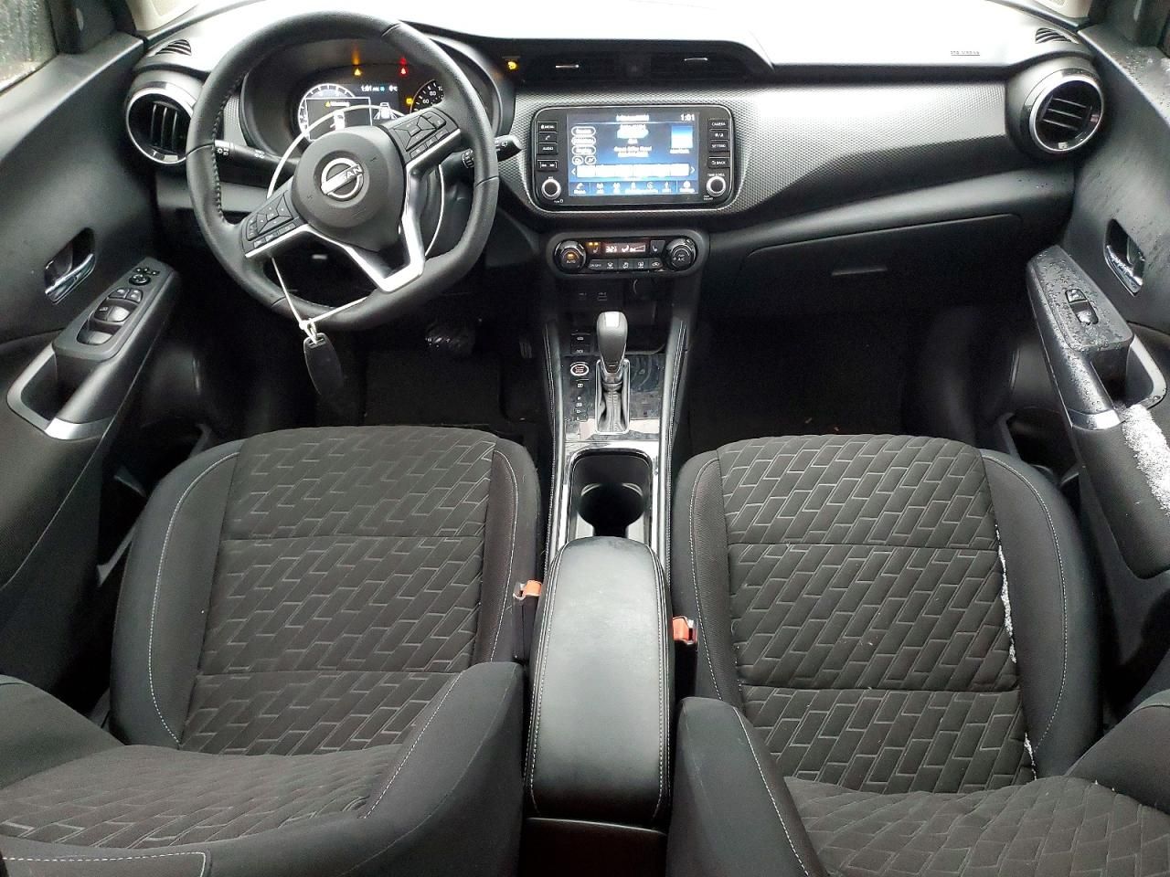 2023 Nissan Kicks sv