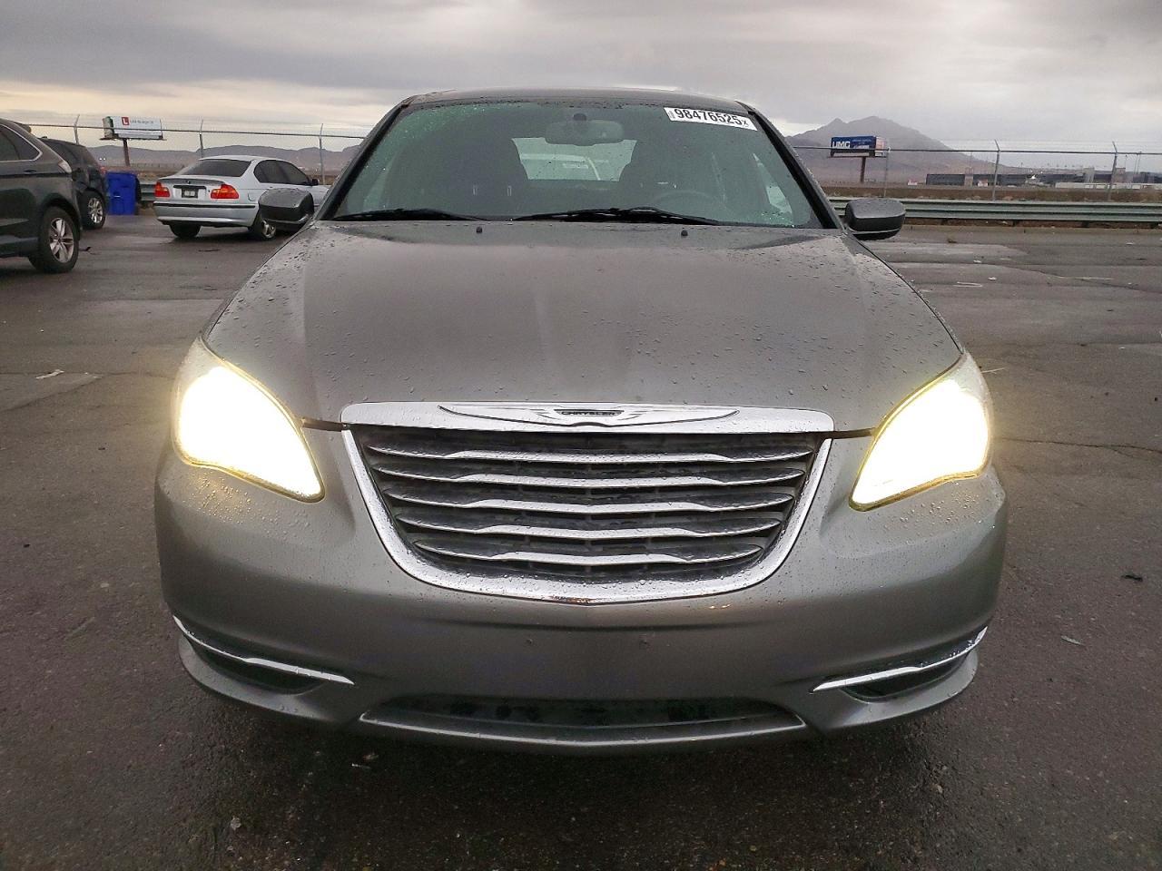 2013 Chrysler 200 Touring