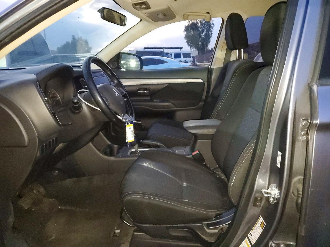2016 Mitsubishi Outlander es