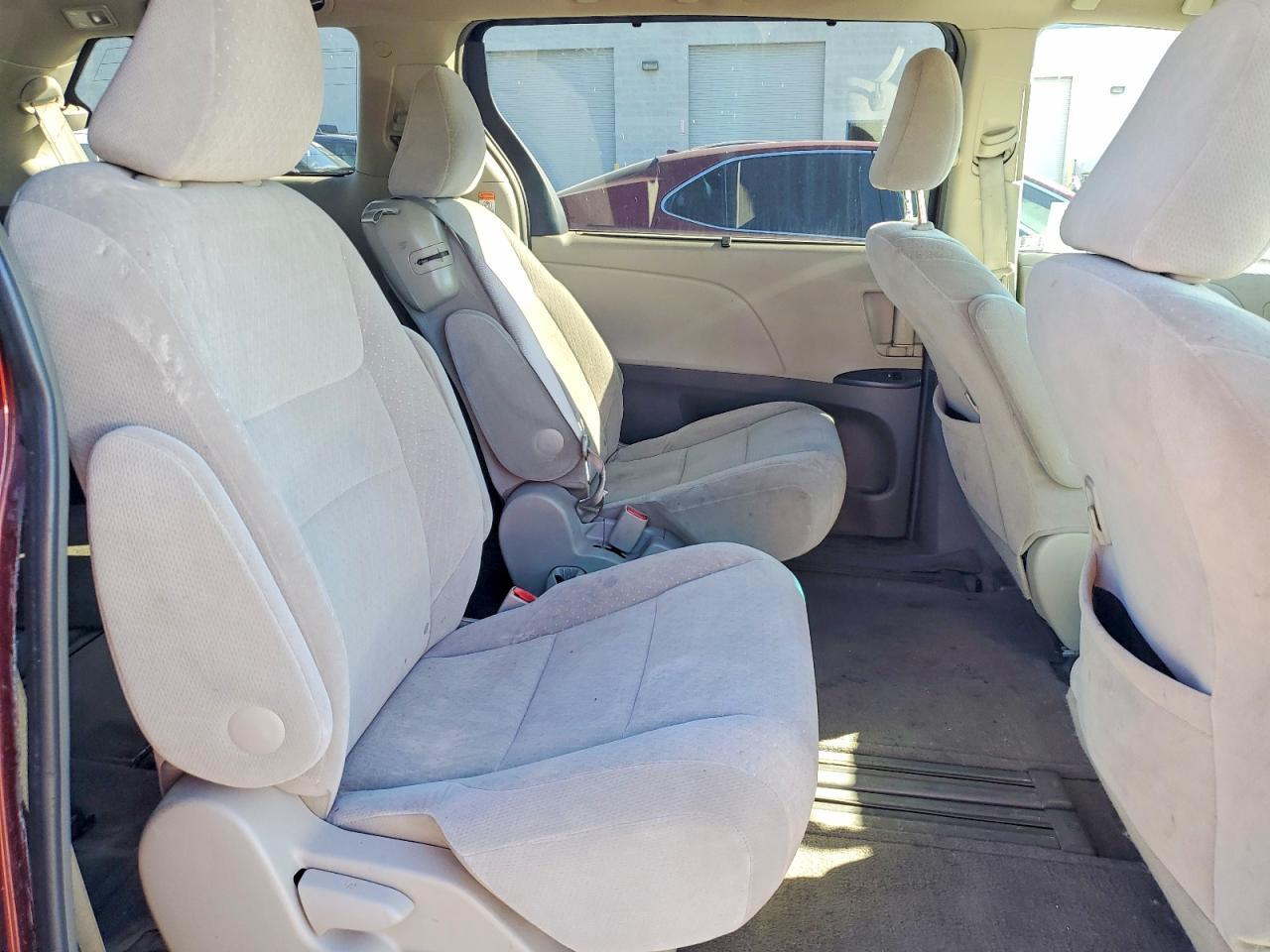 2015 Toyota Sienna le