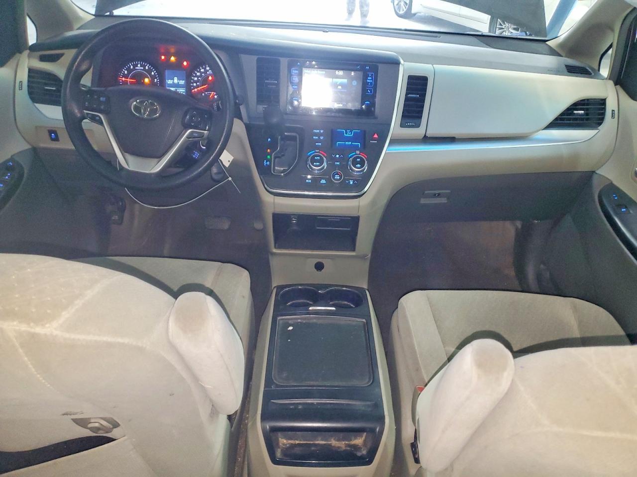 2017 Toyota Sienna le