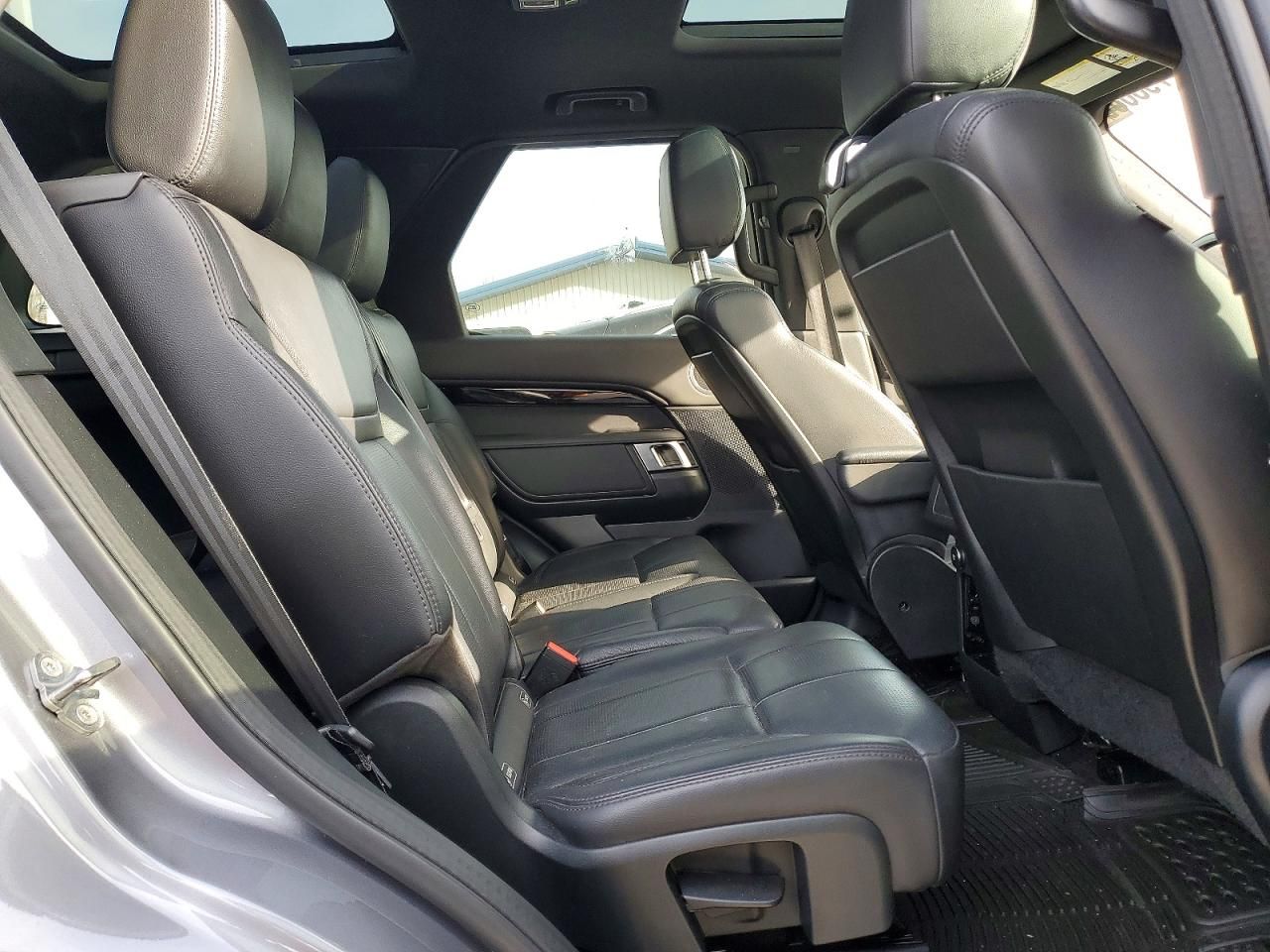 2020 Land Rover Discovery se