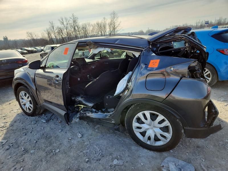 2019 Toyota C-hr xle