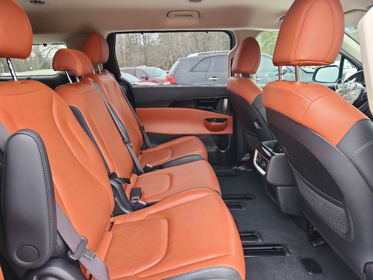 2024 KIA Carnival sx