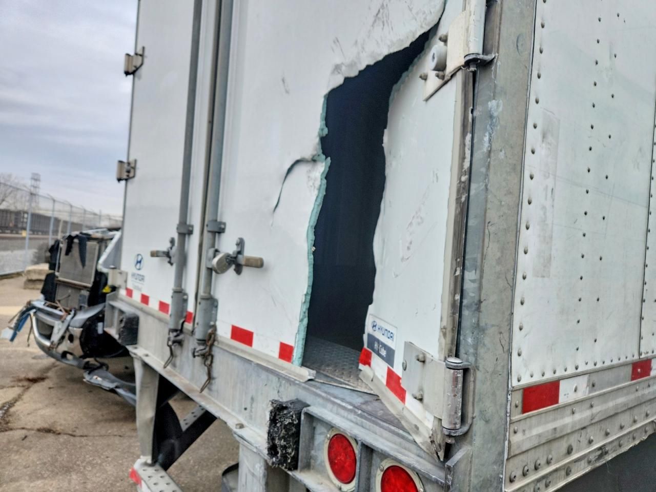 2018 Hyundai Translead V12530152-AJS DRY Van Trailer