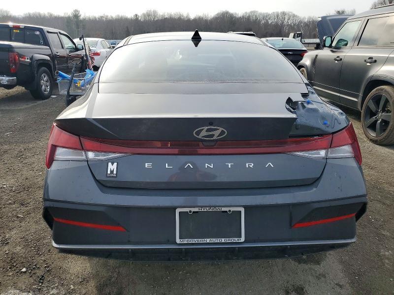 2024 Hyundai Elantra se
