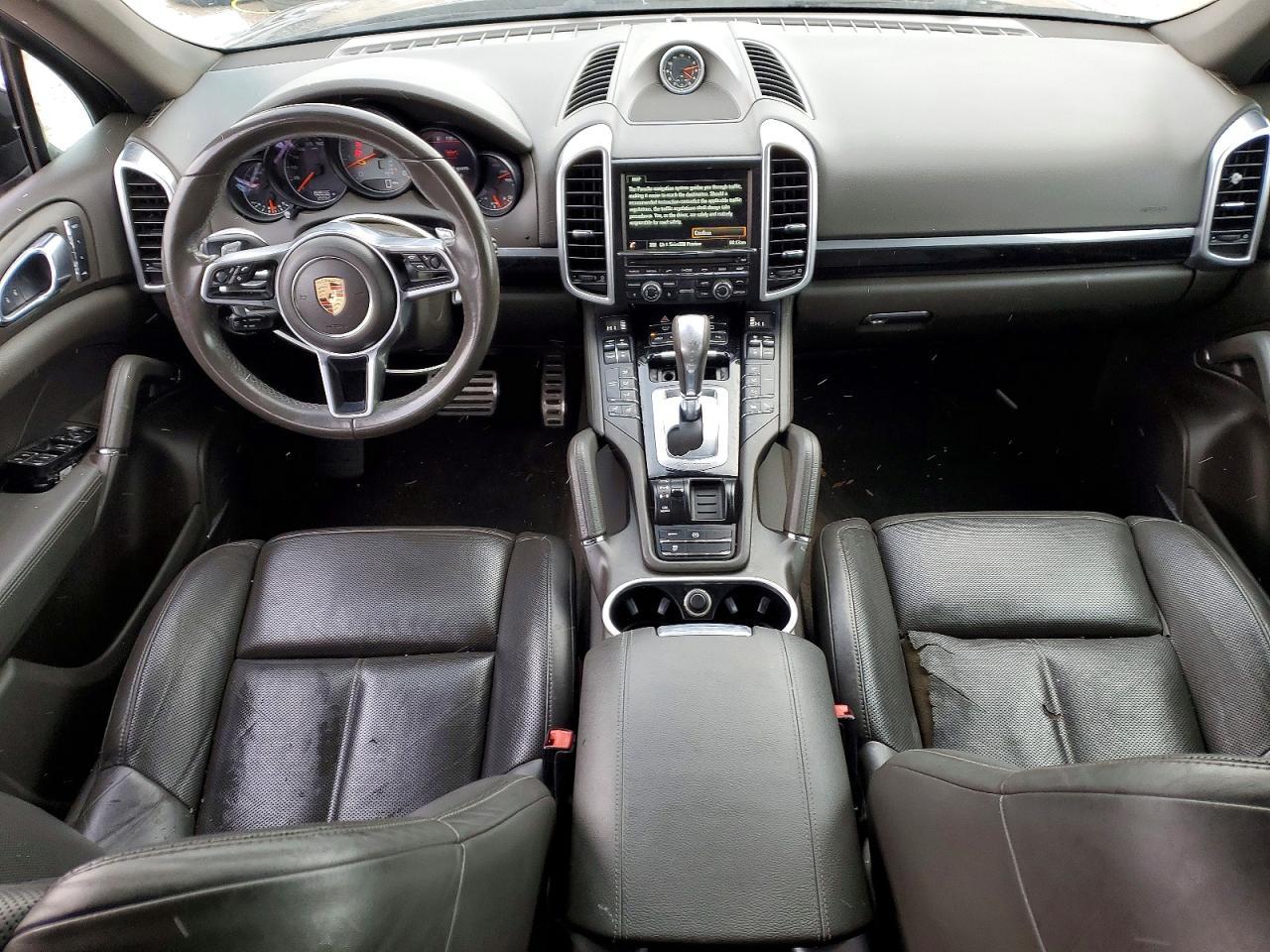 2016 Porsche Cayenne s