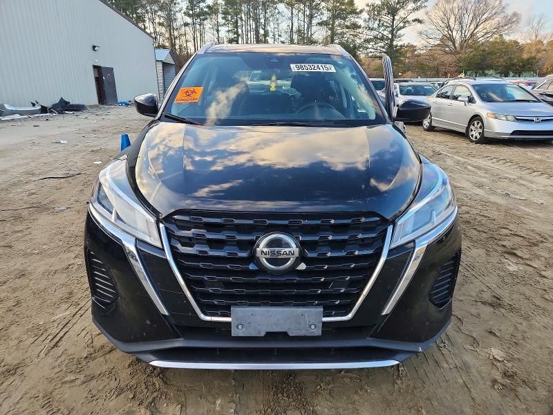 2021 Nissan Kicks sv