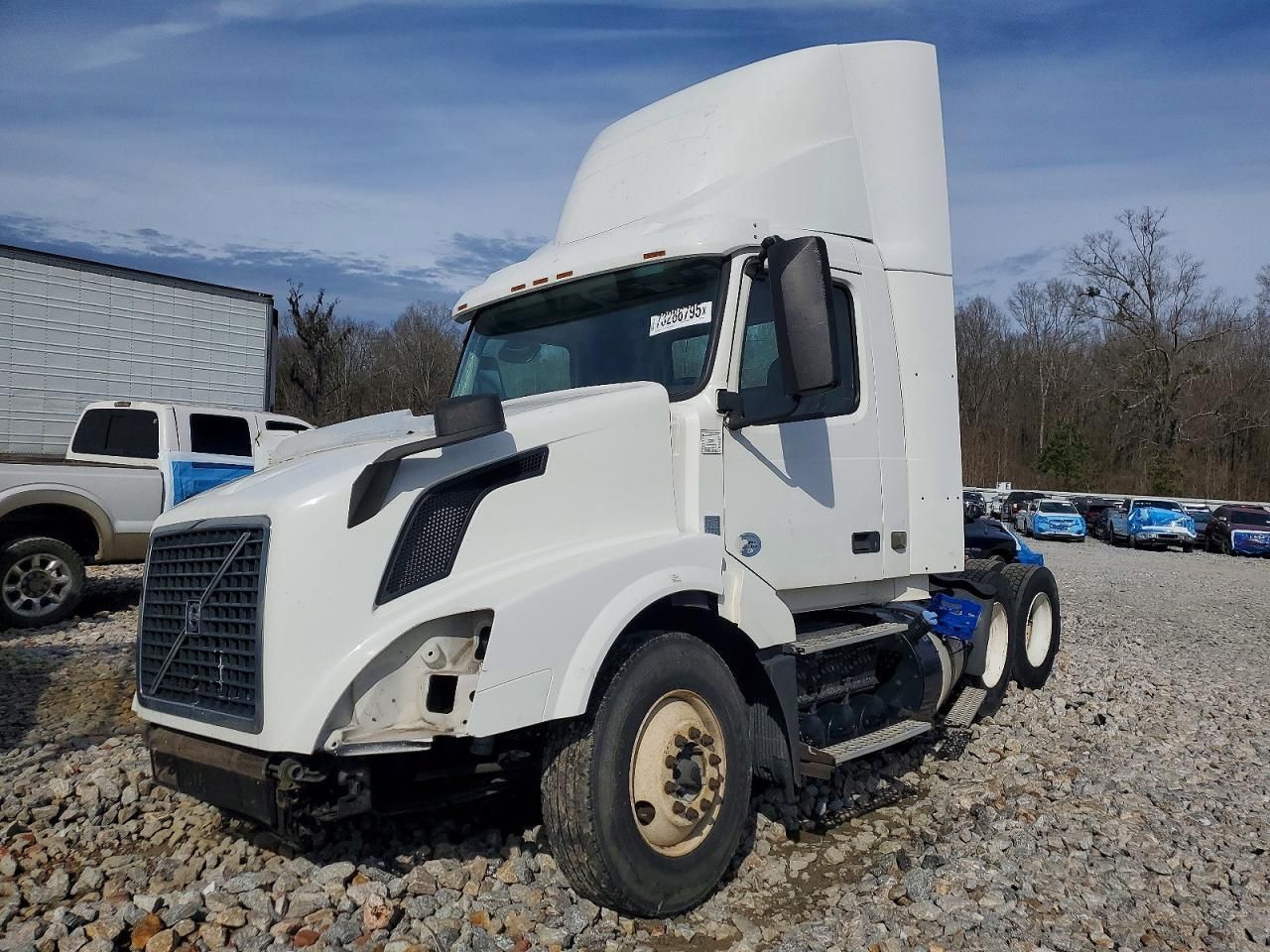 2015 Volvo VNL Semi Truck