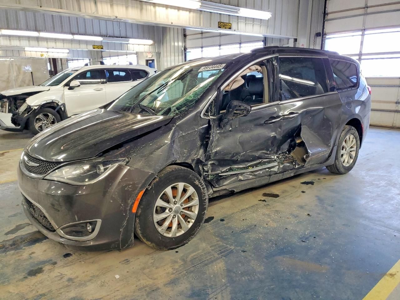 2017 Chrysler Pacifica Touring l