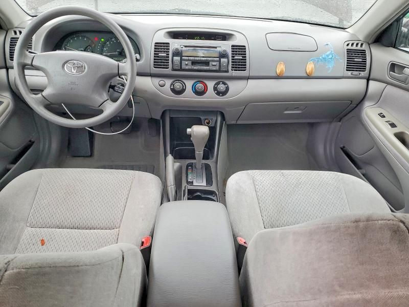 2004 Toyota Camry le