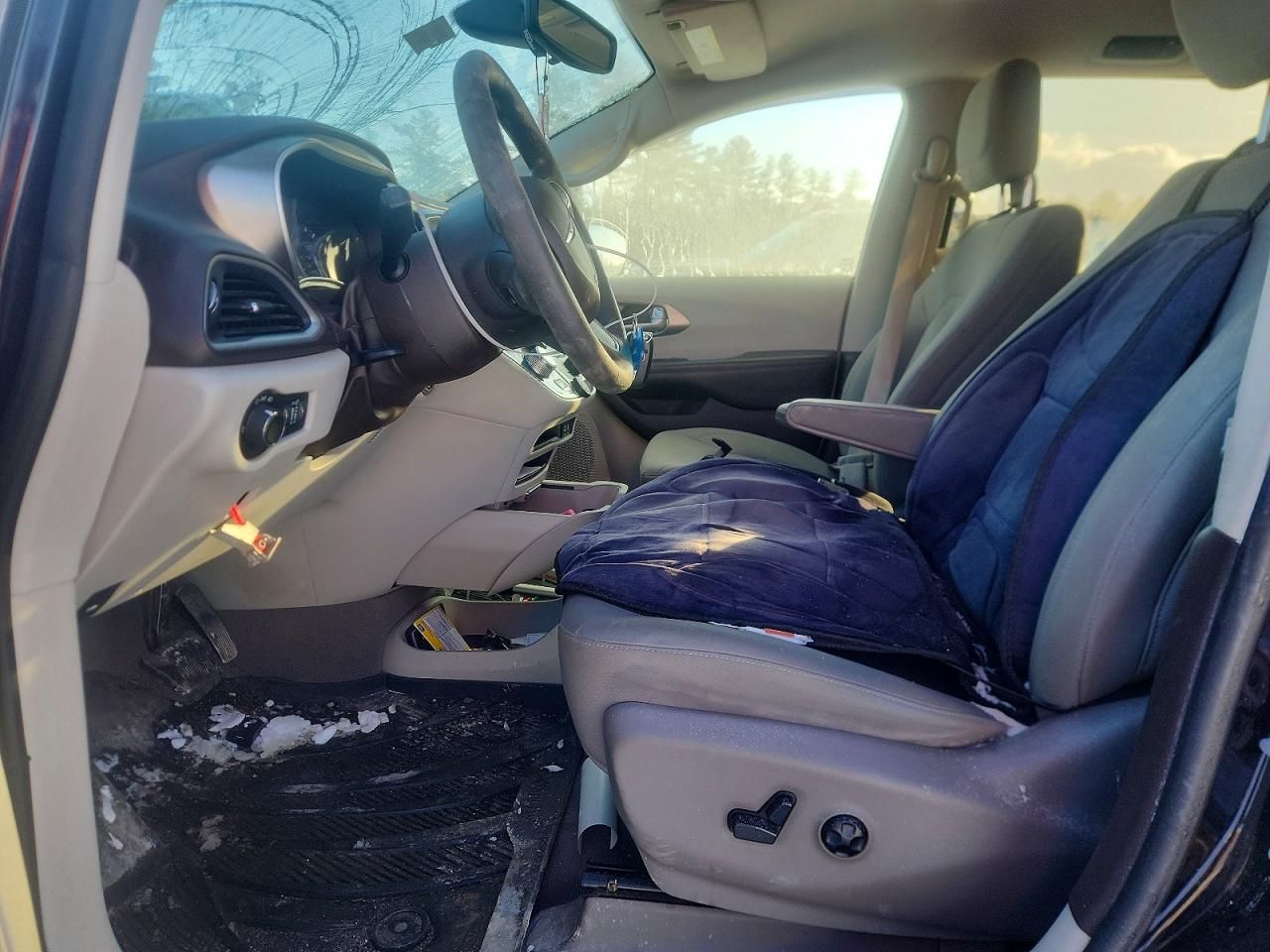 2017 Chrysler Pacifica lx