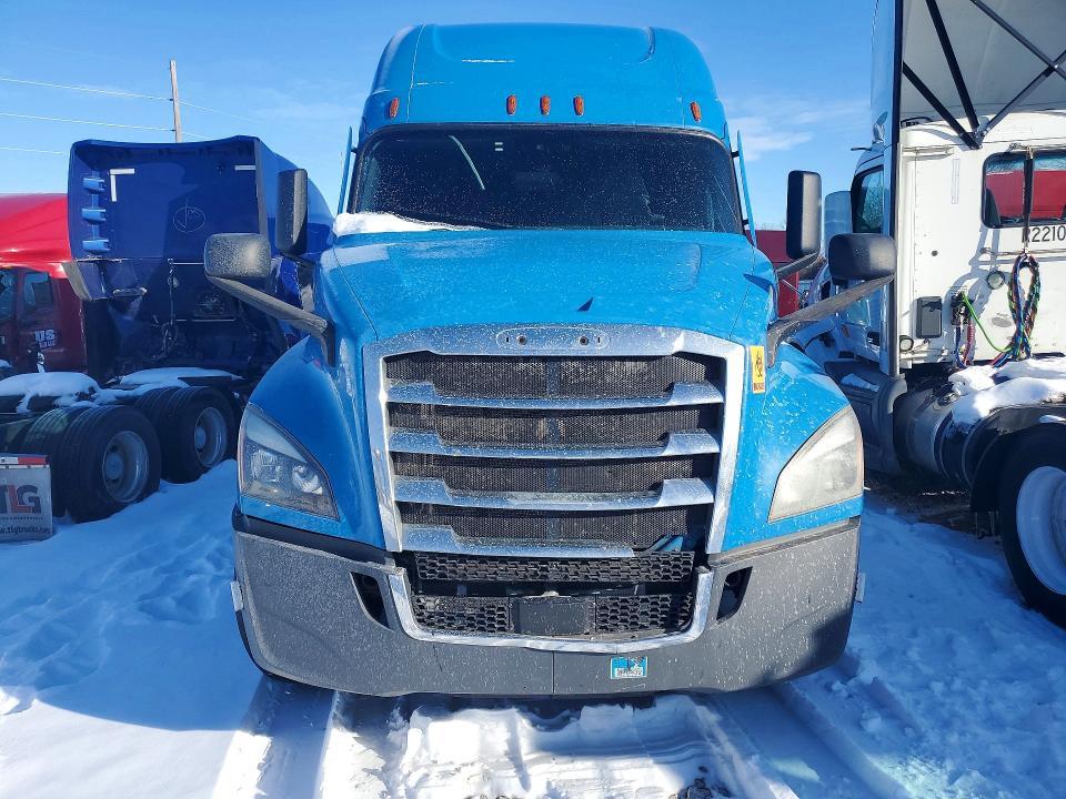 2020 Freightliner Cascadia 126