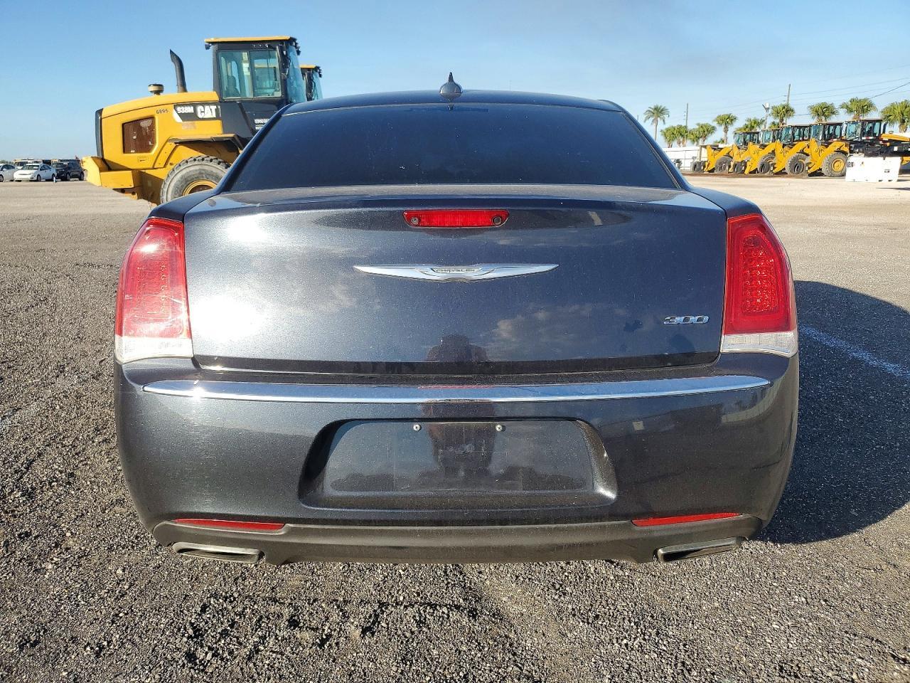 2016 Chrysler 300 Limited