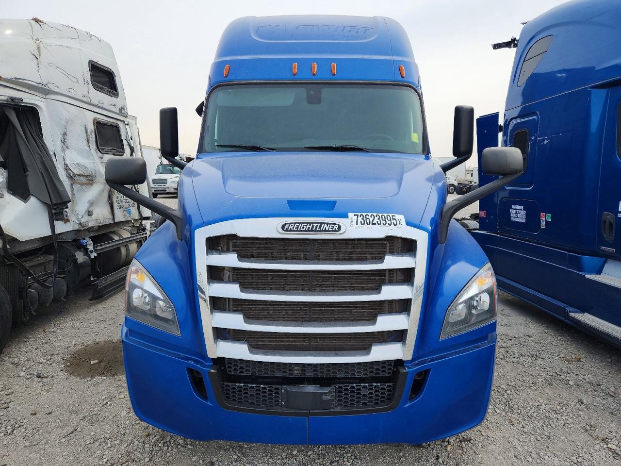 2019 Freightliner Cascadia 126 Semi Truck