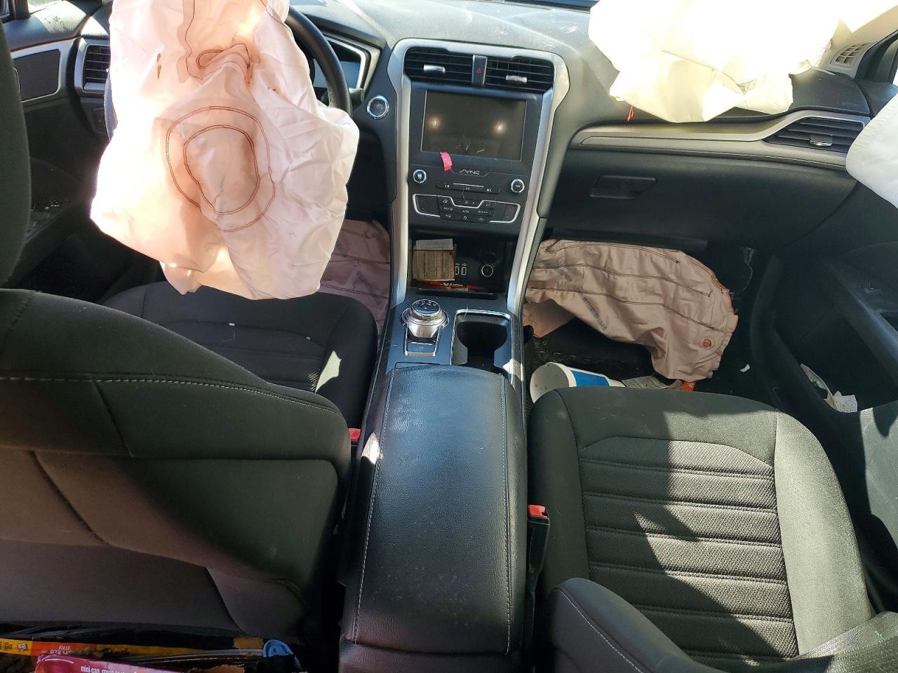 2020 Ford Fusion se