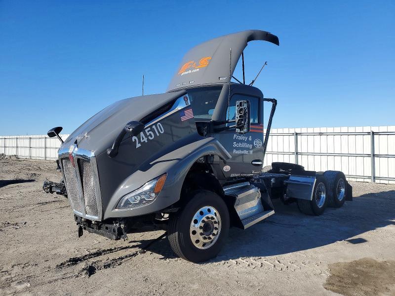 2024 Kenworth T680 Semi Truck