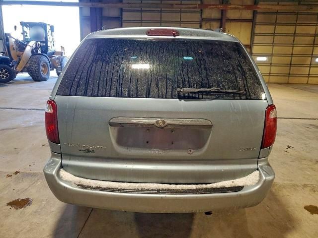 2004 Chrysler Town & Country Touring