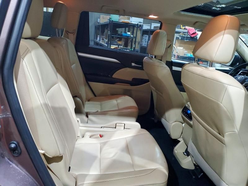 2019 Toyota Highlander se