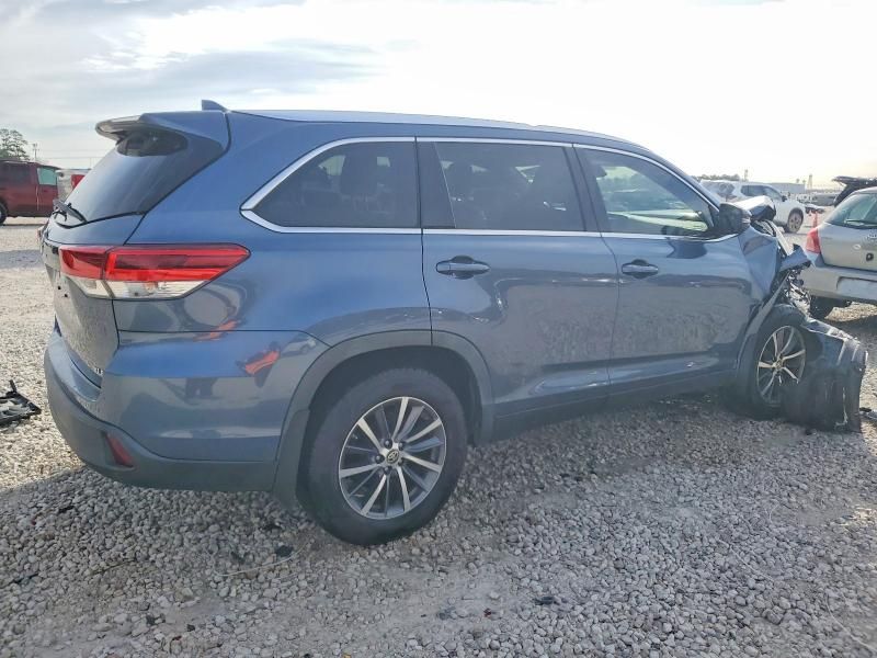 2019 Toyota Highlander se